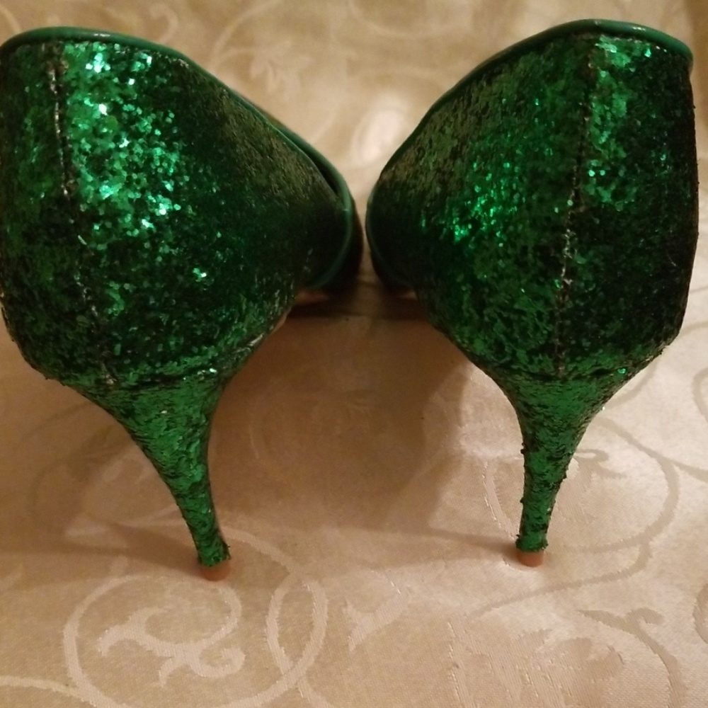 Heels - Picture 3 of 4
